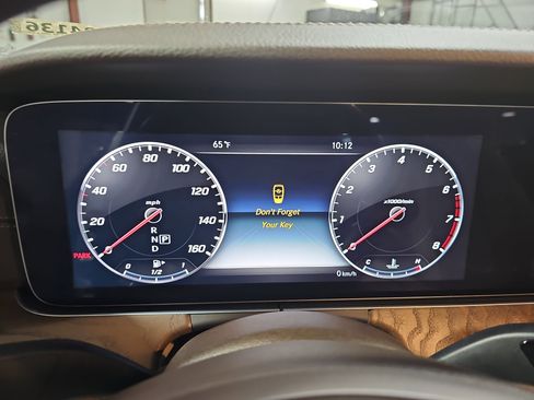 Used 2018 Mercedes-Benz E 400 4MATIC Sedan image 19