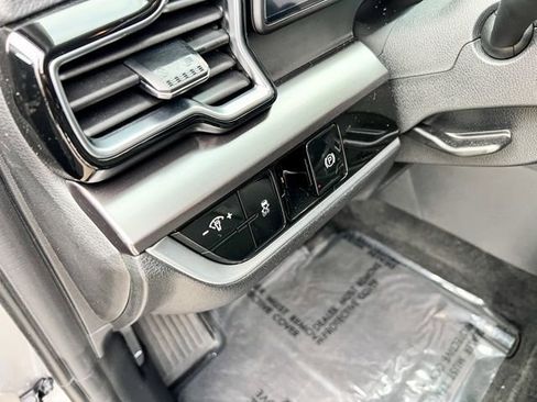 Certified 2024 Kia Sportage EX image 15