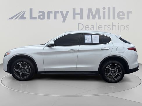 Used 2018 Alfa Romeo Stelvio Ti AWD/4WD image 2