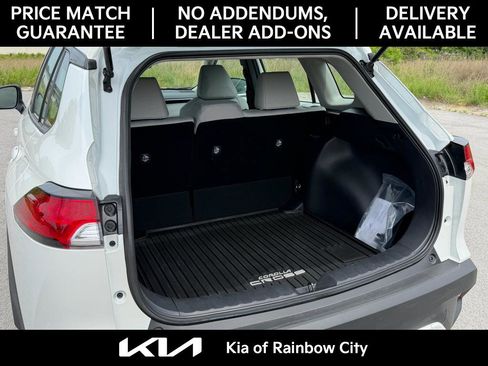 Used 2025 Toyota Corolla Cross L FWD image 8