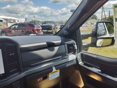 Used 2024 Ford F250 Platinum image 11