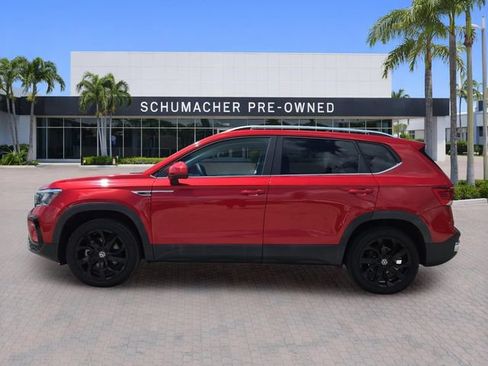 Certified 2022 Volkswagen Taos SE w/ IQ.Drive SE Package FWD image 4