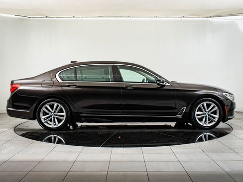Used 2016 BMW 750i xDrive image 11