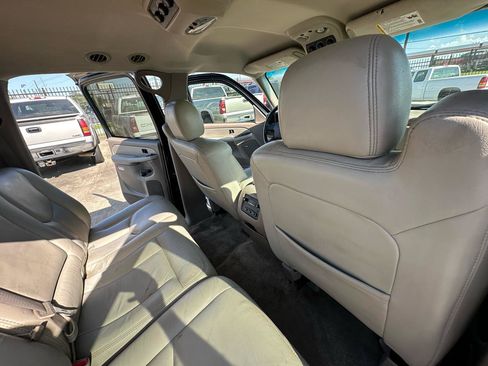 Used 2003 Chevrolet Suburban LS w/ LS Preferred Equipment Group RWD image 28