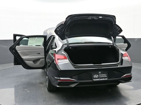 Used 2023 Hyundai Elantra SEL w/ Convenience Package image 51