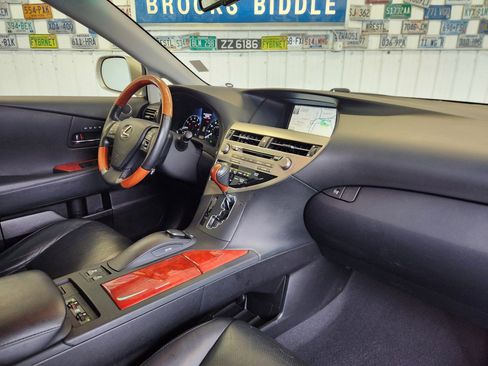 Used 2011 Lexus RX 350 AWD w/ Premium Pkg image 2