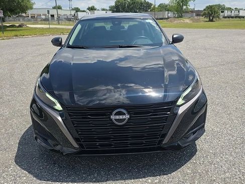 Used 2026 Nissan Altima 2.5 SV FWD image 2