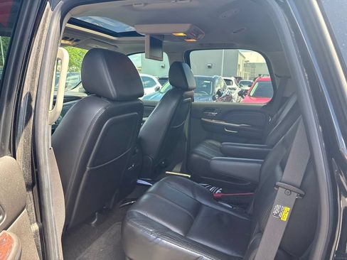 Used 2007 GMC Yukon Denali AWD/4WD image 3