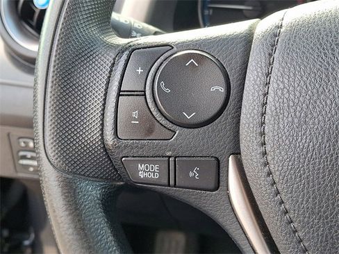 Used 2017 Toyota RAV4 LE image 15