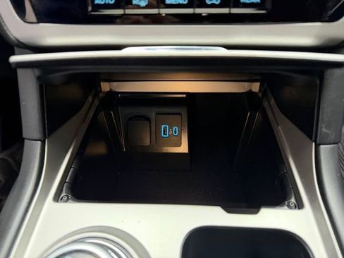 Used 2024 Ford Explorer XLT w/ Class IV Trailer Tow Package image 38