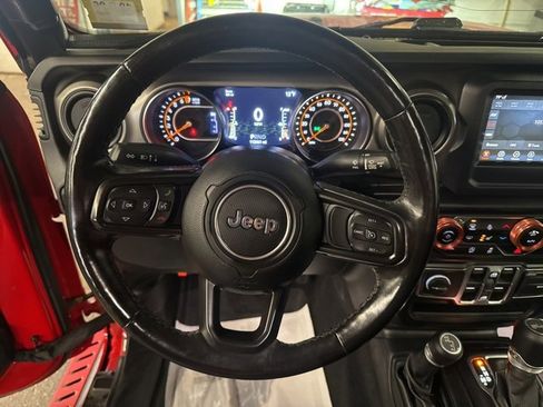 Used 2021 Jeep Wrangler Unlimited Willys image 12