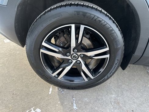 Used 2023 Volvo XC40 B5 Plus w/ Driver Assist Package image 14