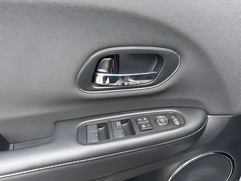 Used 2019 Honda HR-V EX image 17