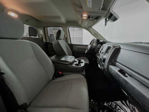 Used 2024 RAM 1500 Classic SLT image 31