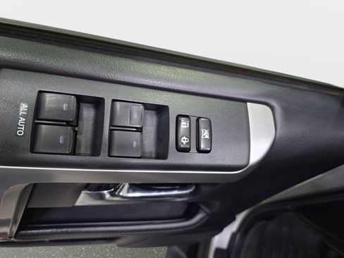 Used 2014 Toyota 4Runner SR5 AWD/4WD image 26