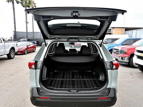 Used 2022 Toyota RAV4 XLE FWD image 8