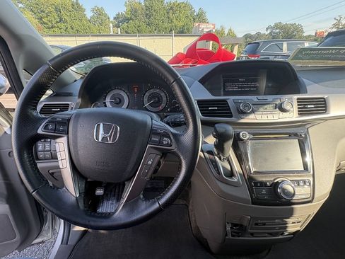 Used 2015 Honda Odyssey Touring Elite image 13