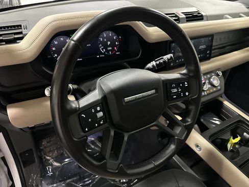 Used 2024 Land Rover Defender 90 X-Dynamic SE AWD/4WD image 11