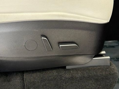 Used 2022 Tesla Model Y Performance AWD/4WD image 25