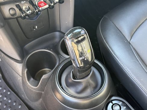 Used 2021 MINI Cooper Cooper w/ 6.5" Touchscreen Package image 24