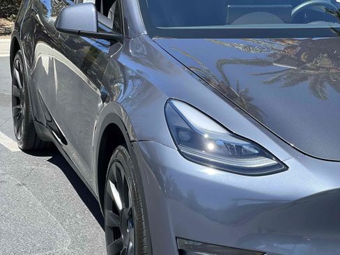 Used 2023 Tesla Model Y Long Range AWD/4WD image 44