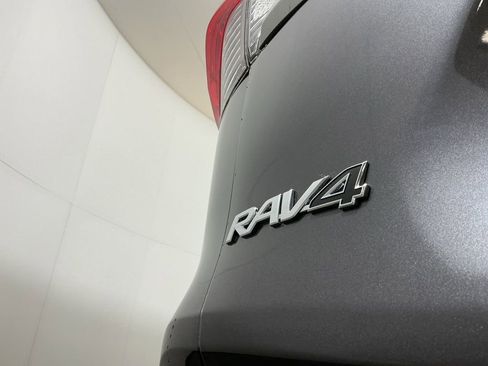 Used 2019 Toyota RAV4 Limited image 32