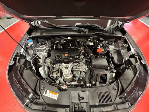 Used 2023 Honda HR-V LX image 9