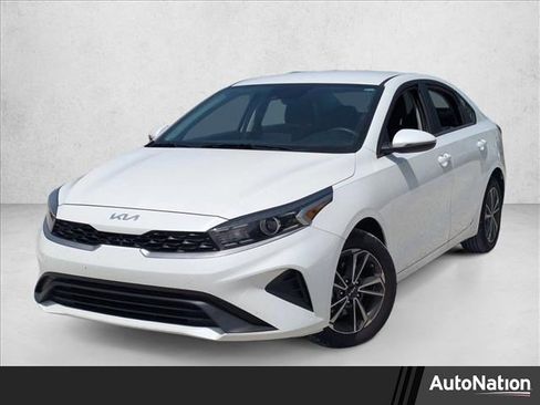 Used 2024 Kia Forte LXS w/ LXS Technology Package FWD image 1