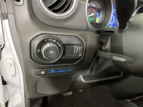 Used 2023 Jeep Wrangler Unlimited Sahara w/ Cold Weather Group AWD/4WD image 19