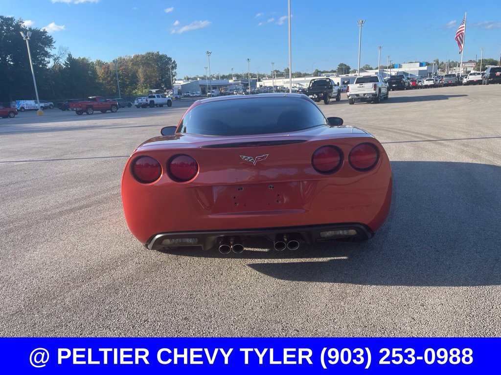 Used 2005 Chevrolet Corvette Coupe w/ Performance Handling Package RWD image 4