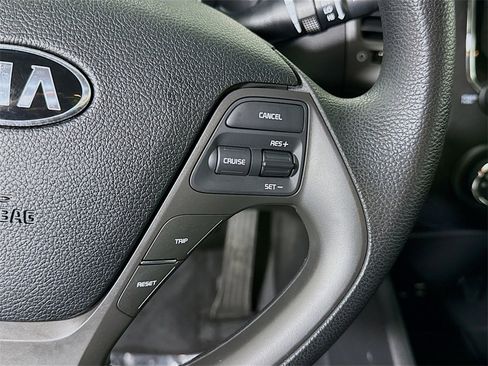 Used 2018 Kia Forte LX image 19