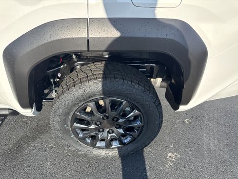 New 2025 Toyota 4Runner SR5 image 12