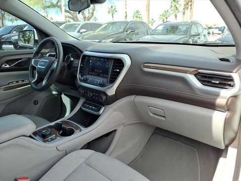 Used 2023 GMC Acadia SLE w/ Driver Convenience Package image 11