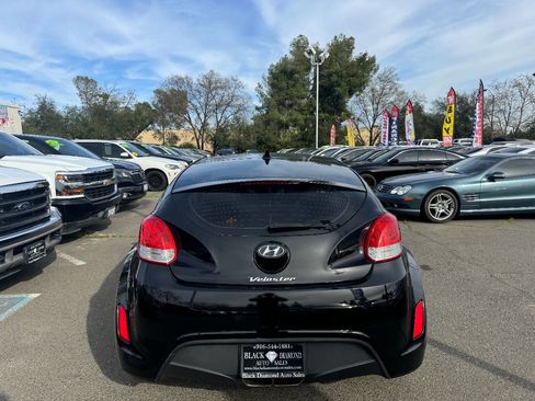 Used 2013 Hyundai Veloster image 10