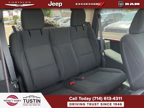 Used 2020 Jeep Wrangler Sport AWD/4WD image 17
