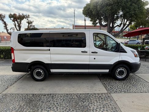 Used 2018 Ford Transit 150 XL RWD image 4
