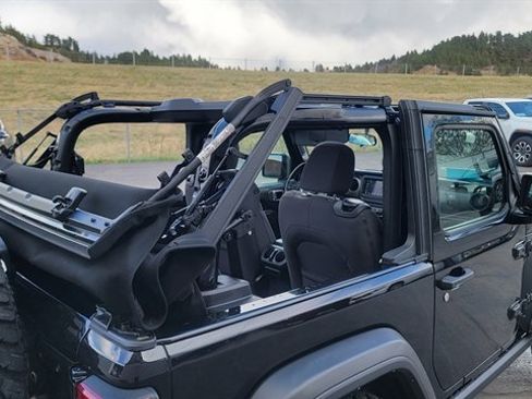 Used 2022 Jeep Wrangler Sport image 22