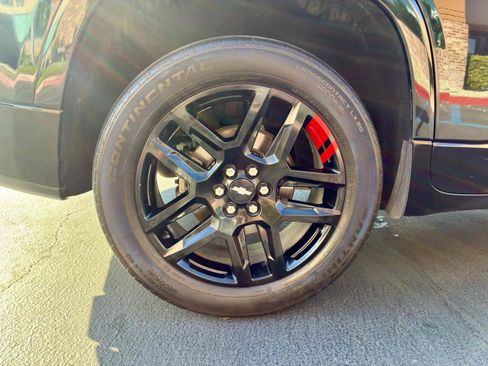 Used 2019 Chevrolet Traverse Premier w/ Redline Edition FWD image 15