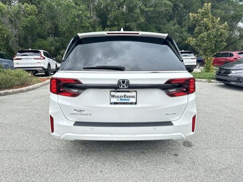 Used 2025 Honda Odyssey Elite image 5