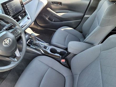 Used 2022 Toyota Corolla LE image 10