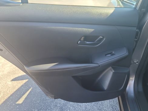 Used 2024 Nissan Sentra SV image 11