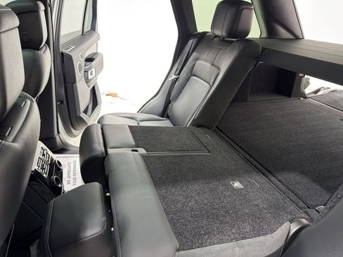 Used 2019 Land Rover Range Rover image 18