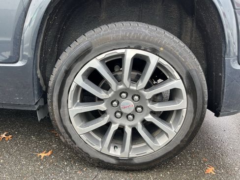 Used 2021 GMC Acadia Denali w/ Denali Technology Package image 13