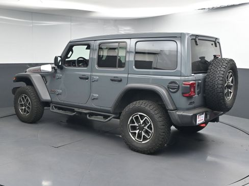 Used 2025 Jeep Wrangler Unlimited Rubicon w/ Convenience Group image 6