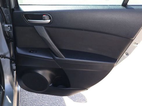 Used 2012 MAZDA MAZDA3 i Sport image 16