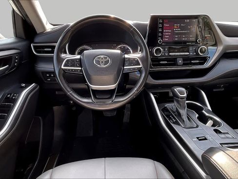 Used 2022 Toyota Highlander Bronze Edition AWD/4WD image 6