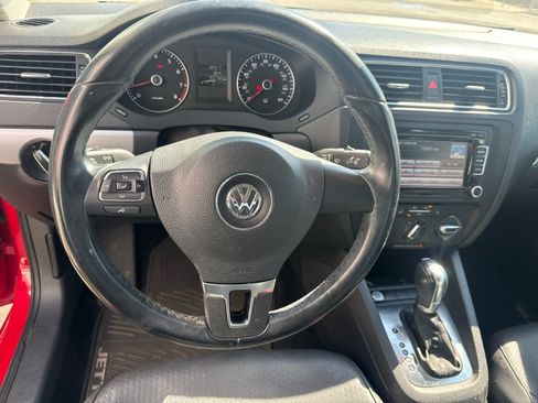 Used 2014 Volkswagen Jetta SE FWD image 8