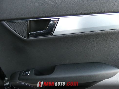 Used 2009 Mercedes-Benz C 300 Sedan image 36