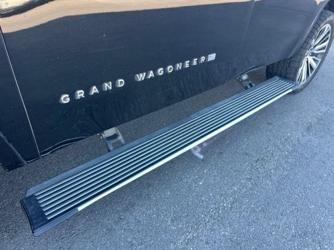 Certified 2022 Jeep Grand Wagoneer Series III w/ Rear Seat Video Group 1 AWD/4WD image 4