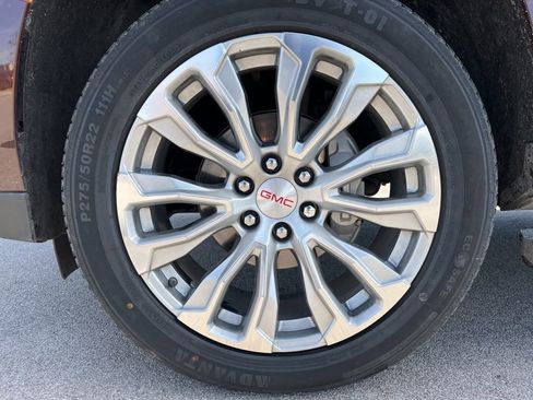 Used 2022 GMC Yukon XL Denali image 13